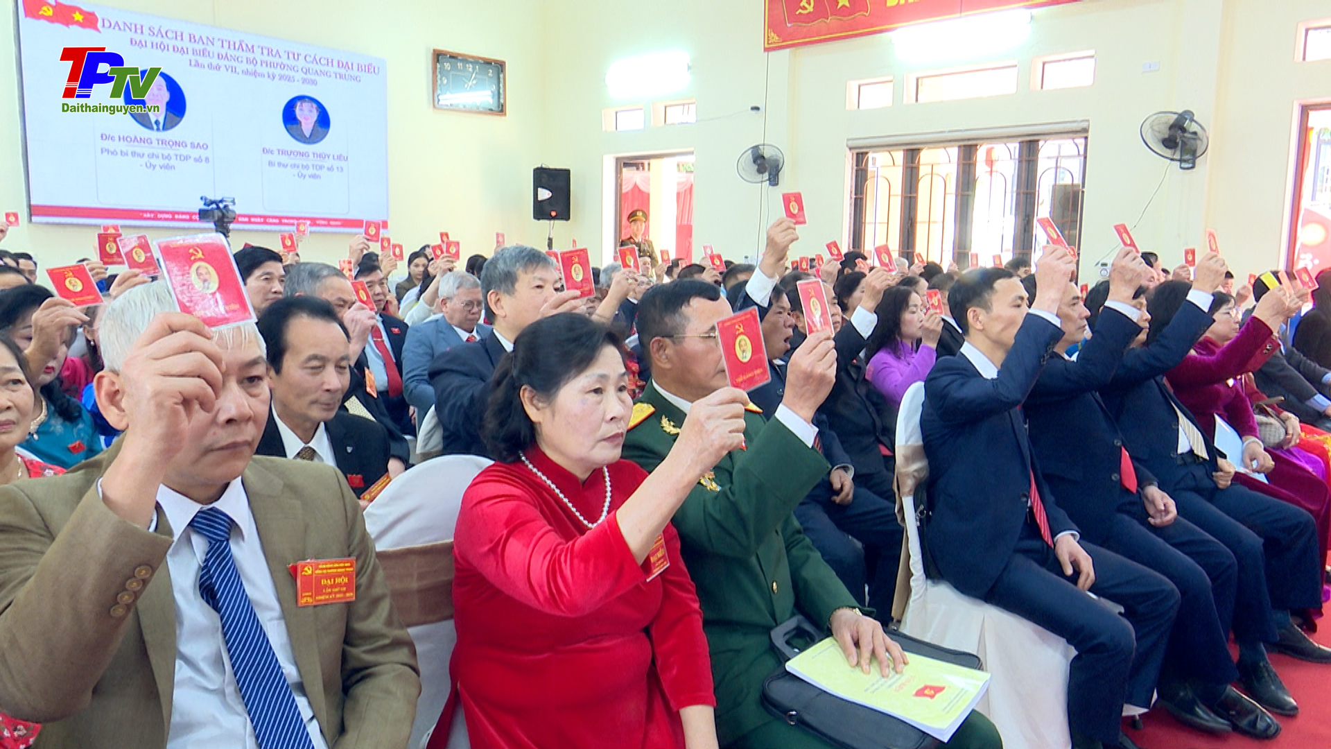 Phiên thứ nhất Đại hội đại biểu Đảng bộ phường Quang Trung lần thứ VII, nhiệm kỳ 2025 - 2030.
