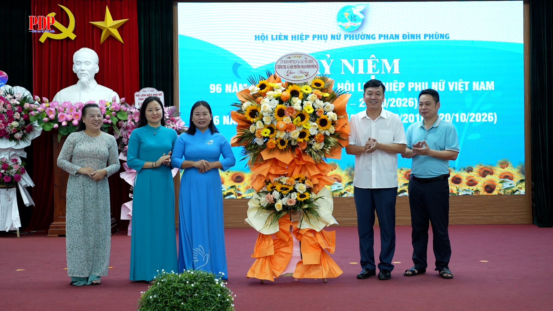 Hội Liên hiệp phụ nữ phường Phan Đình Phùng kỷ niệm 96 năm Ngày thành lập Hội Liên hiệp phụ nữ Việt Nam.