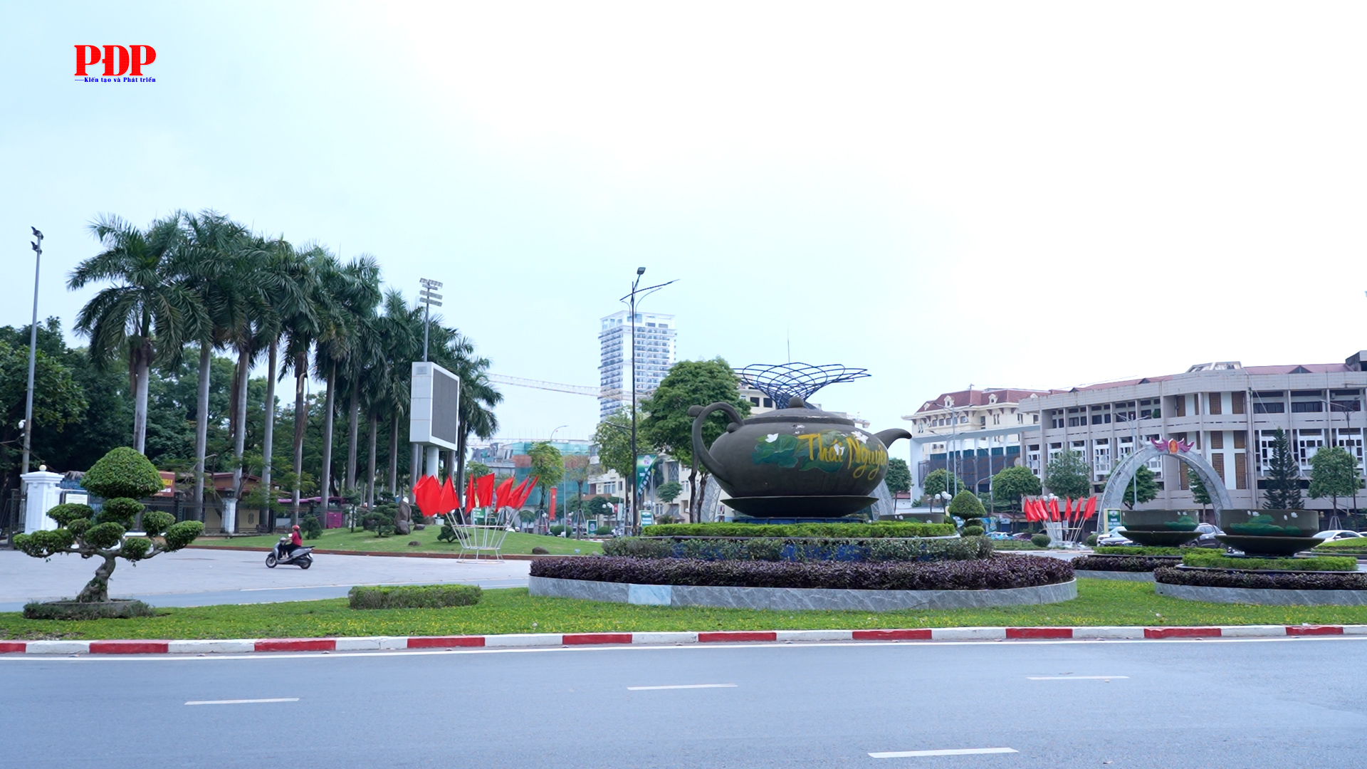Phường Phan Đình Phùng đẩy mạnh tuyên truyền trực quan chào mừng Festival Trà Quốc tế - Thái Nguyên năm 2026.