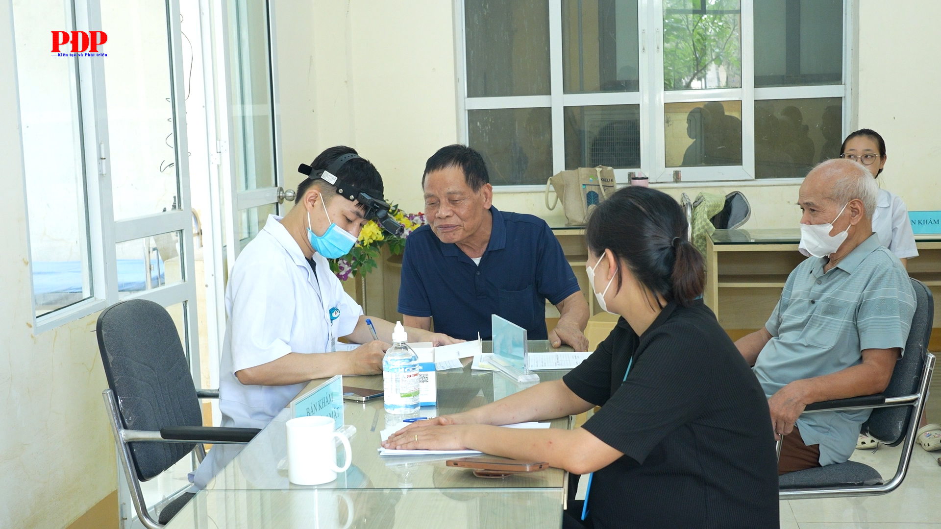 Phường Phan Đình Phùng: Gần 1000 người có công với cách mạng, đối tượng chính sách và người khuyết tật được khám sức khỏe định kỳ, khám sàng lọc miễn phí