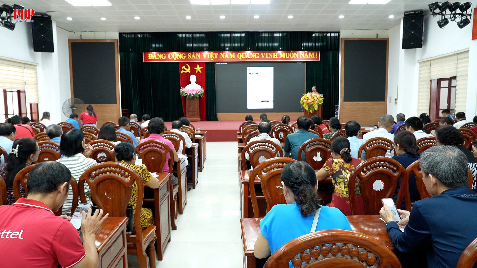 Phường Phan Đình Phùng tập huấn, hướng dẫn cài đặt và sử dụng ứng dụng Viettel Tammi, nền tảng Tammi OA