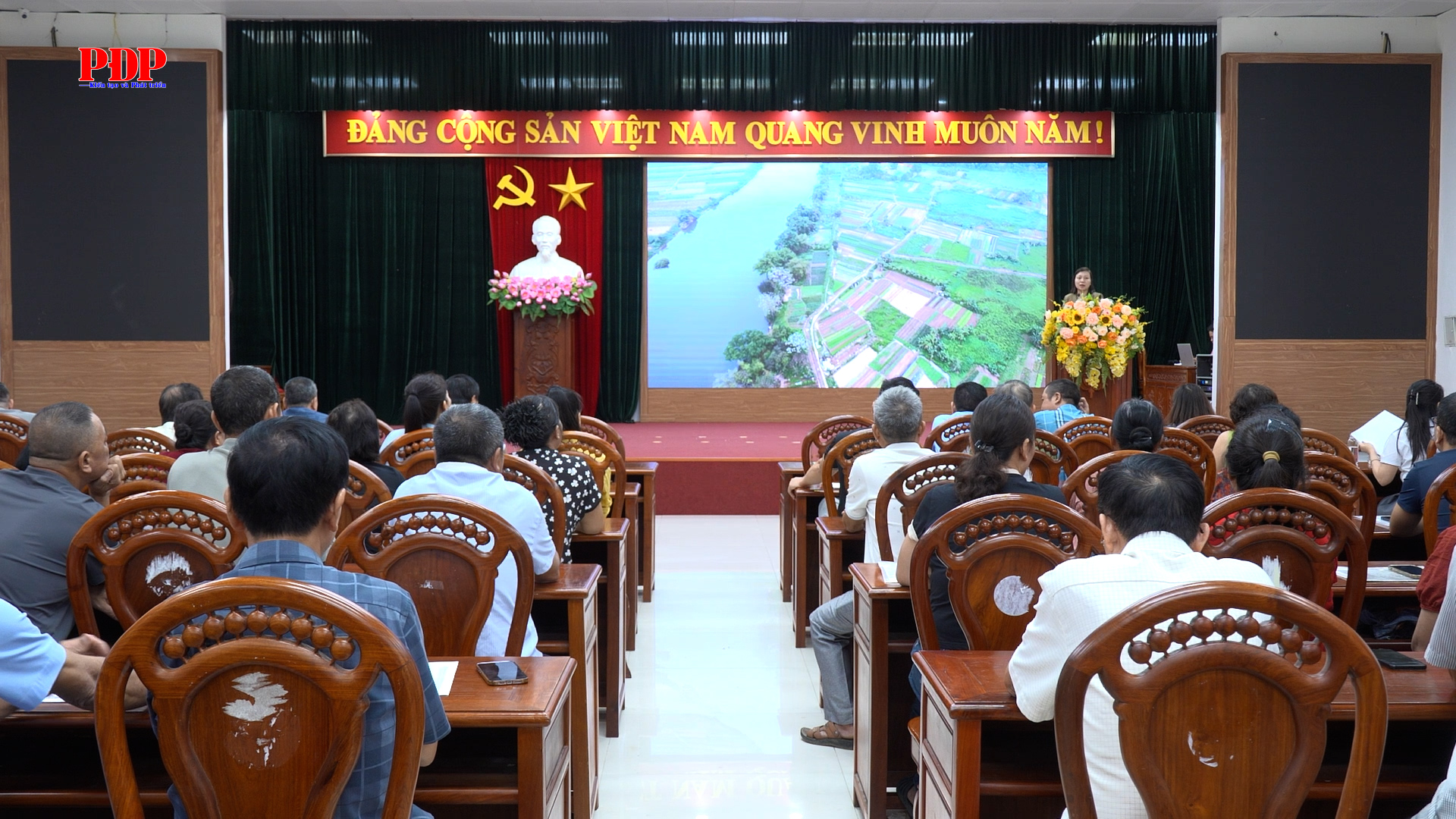 Phường Phan Đình Phùng tổ chức hội nghị phổ biến chính sách bồi thường hỗ trợ, tái định cư Dự án xây dựng tuyến đê Hữu Cầu