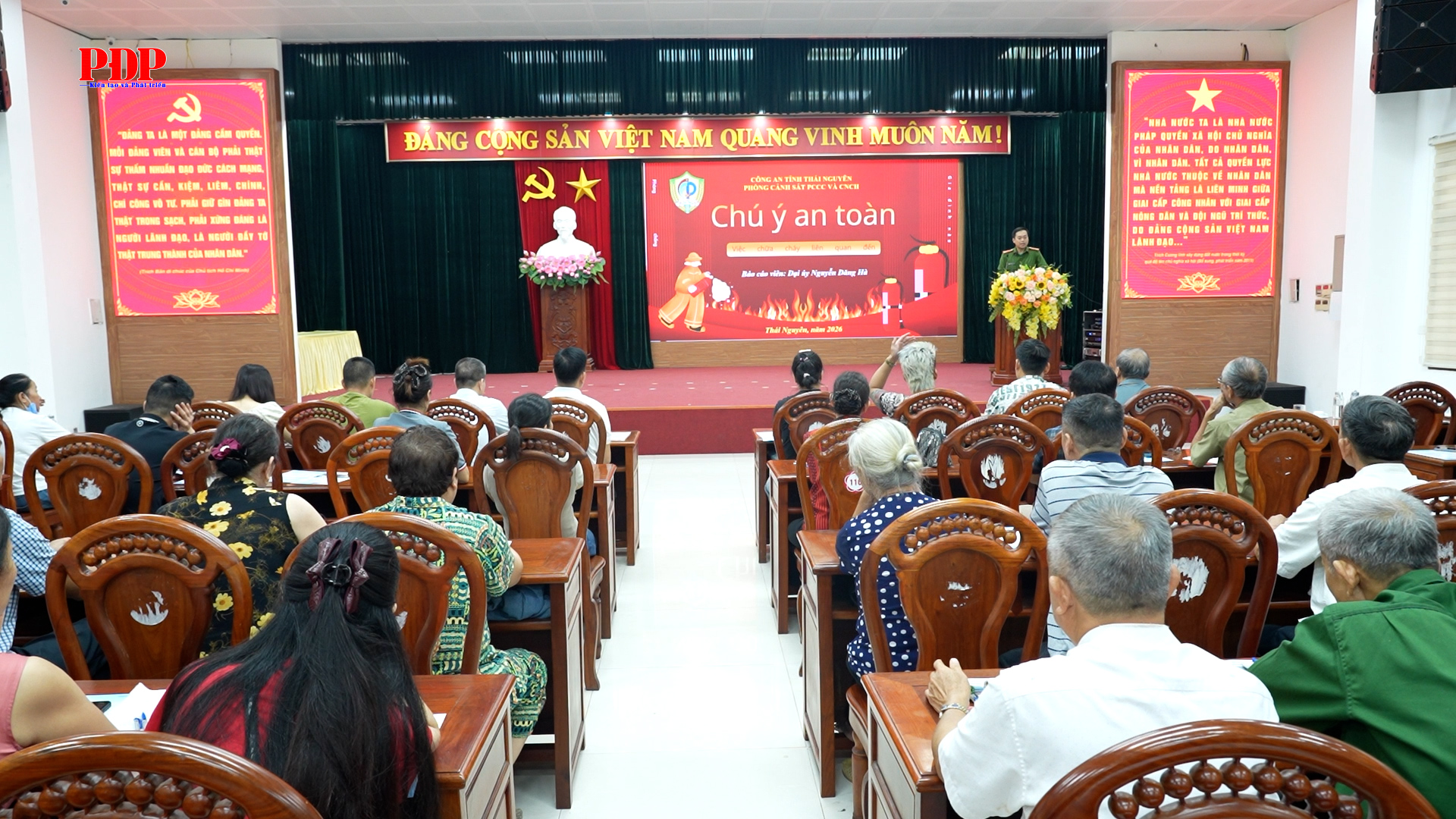 Phường Phan Đình Phùng tổ chức hội nghị tuyên truyền nghiệp vụ PCCC và CNCH cho các cơ sở sản xuất, kinh doanh năm 2026