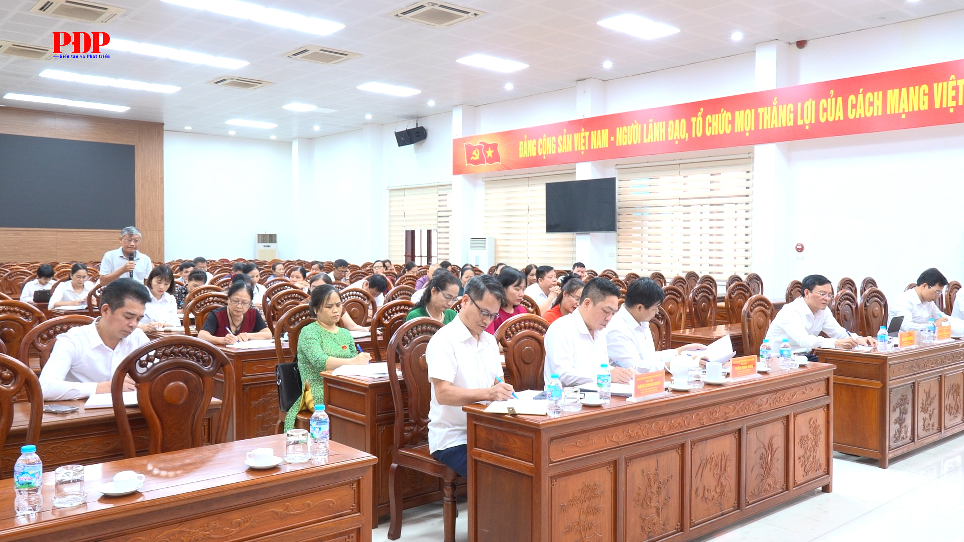 Sôi nổi phiên thảo luận tổ tại Kỳ họp thứ năm (Kỳ họp thường lệ giữa năm 2026) HĐND phường khóa XI