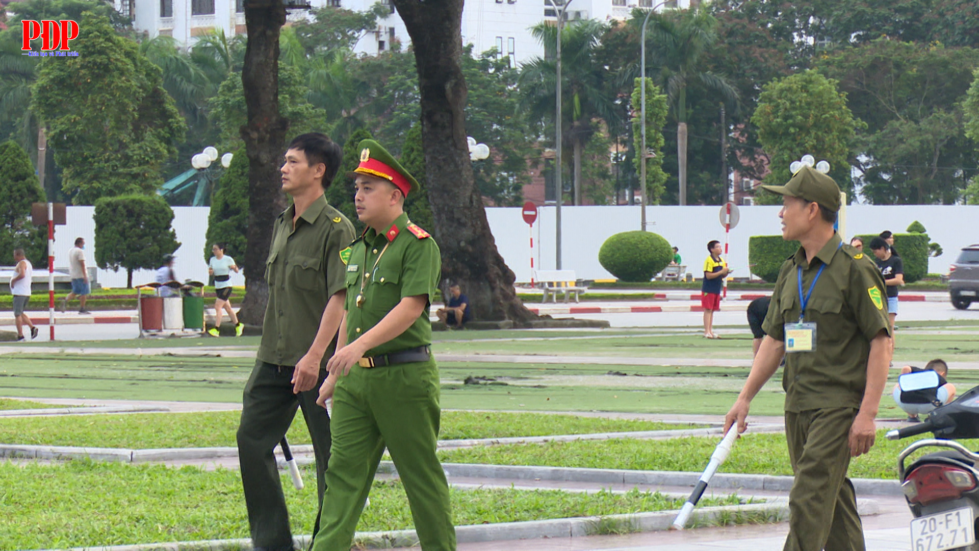 Tăng cường tuần tra xử lý vi phạm trật tự an toàn giao thông khu vực Quảng trường Võ Nguyên Giáp và đường Bến Oánh.