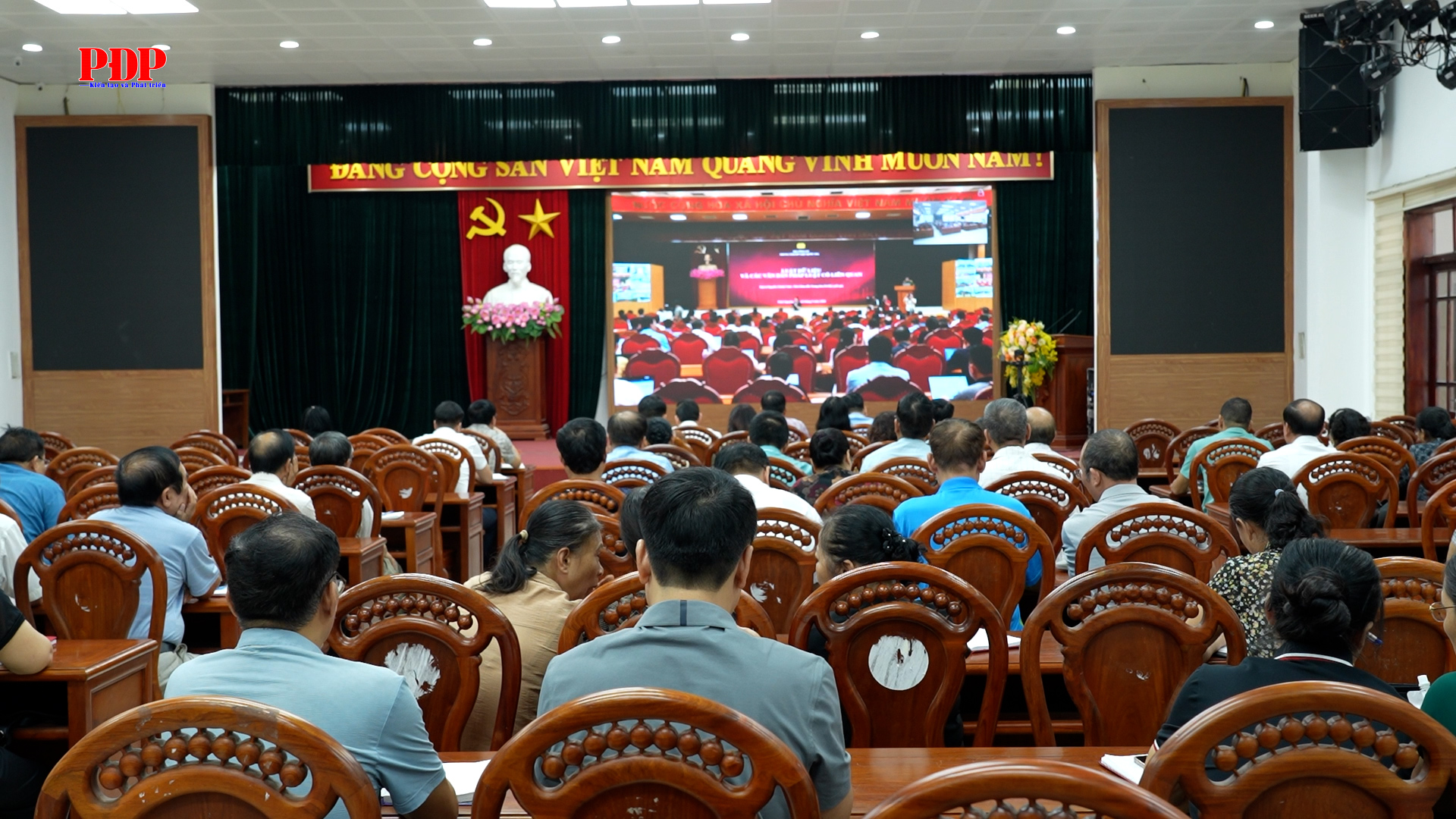 Tập huấn triển khai các luật về Dữ liệu, An ninh mạng, Bảo vệ dữ liệu cá nhân và Trí tuệ nhân tạo.