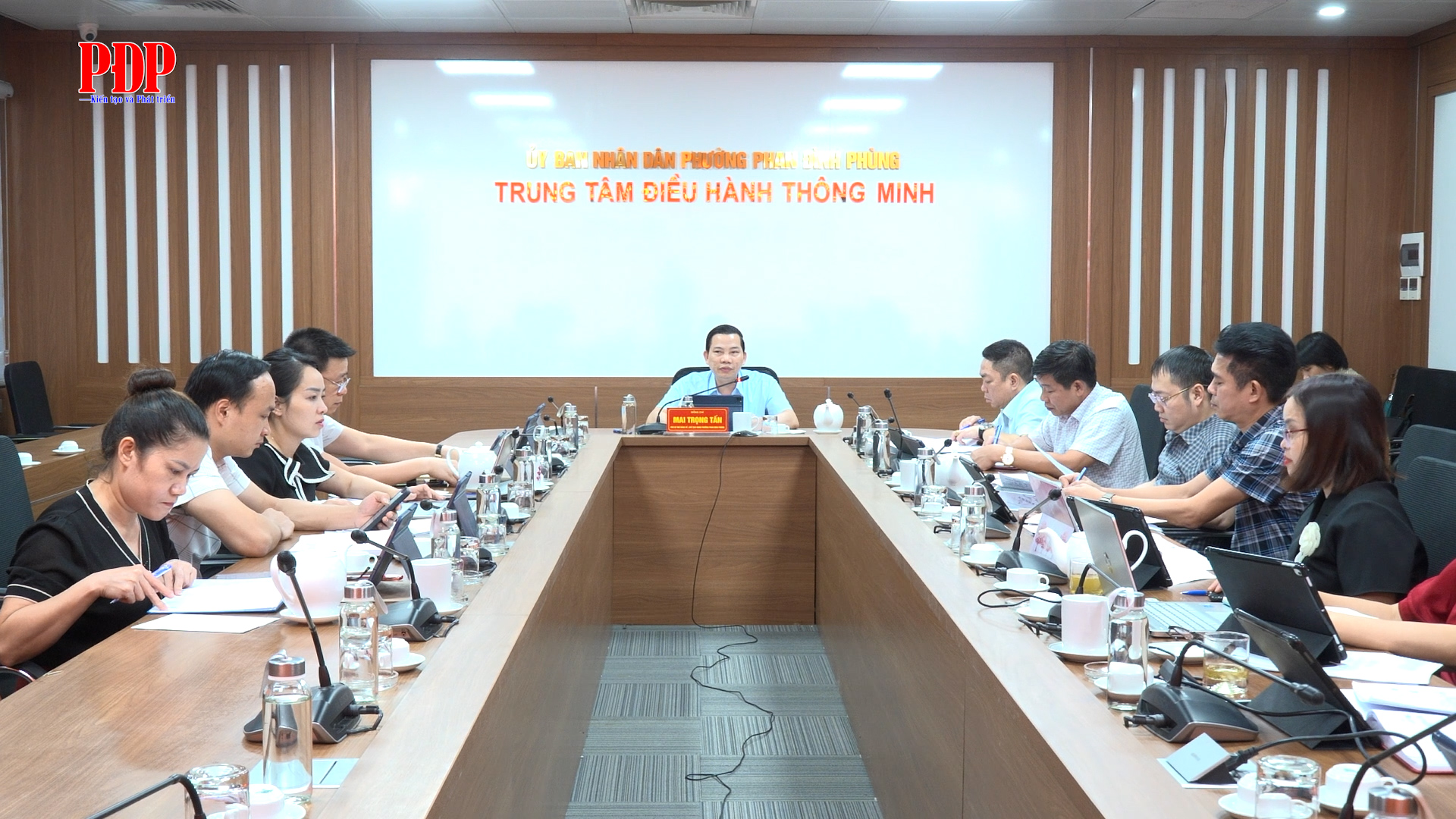 Giao ban Chủ tịch và các Phó Chủ tịch UBND phường Phan Đình Phùng: Tập trung thái gỡ vướng mắc, triển khai các nhiệm vụ trọng tâm.