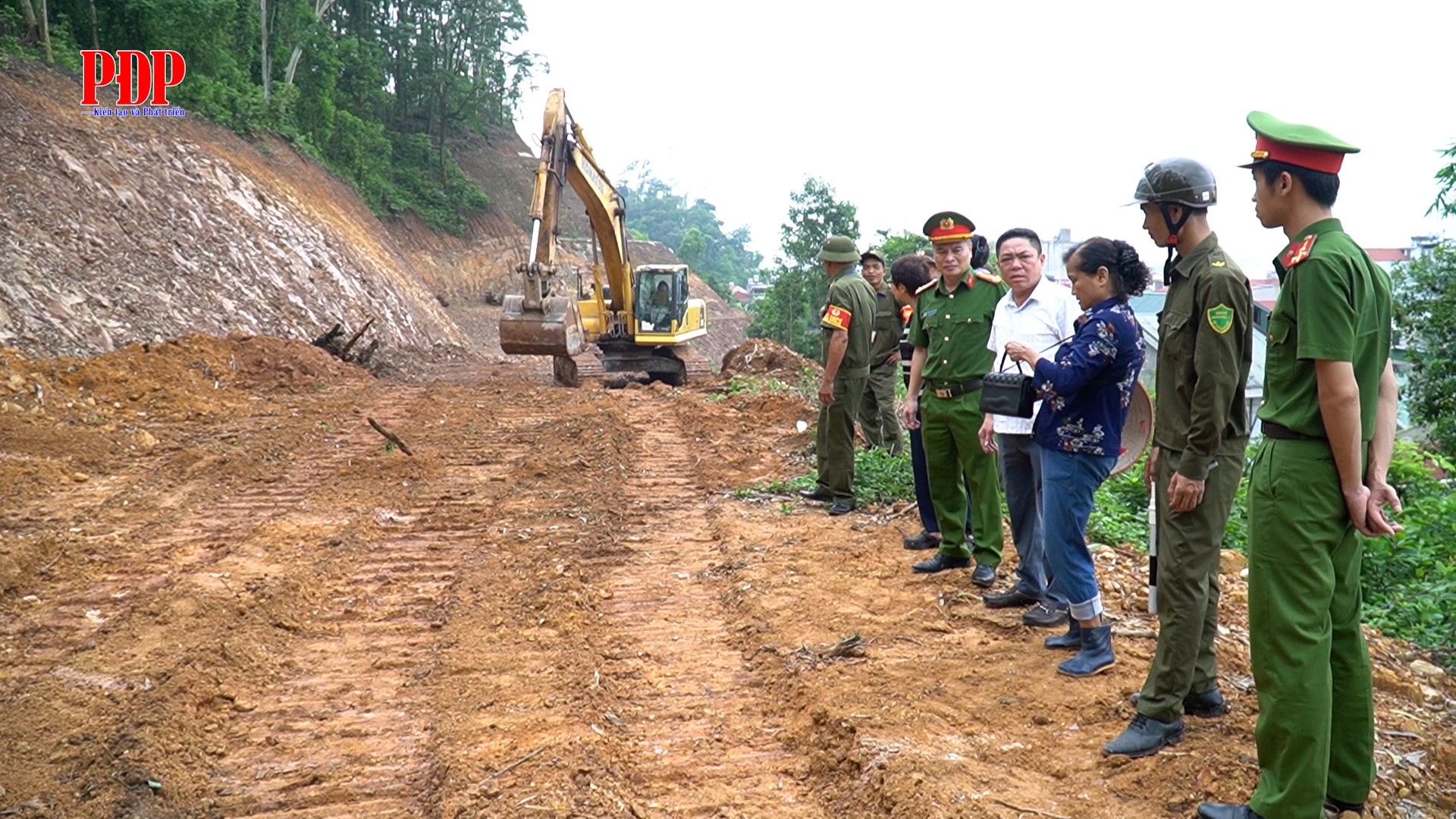Phường Phan Đình Phùng triển khai phương án tổ chức đảm bảo an ninh trật tự để thi công dự án: Khắc phục sạt lở khu vực đồi Ông Đống