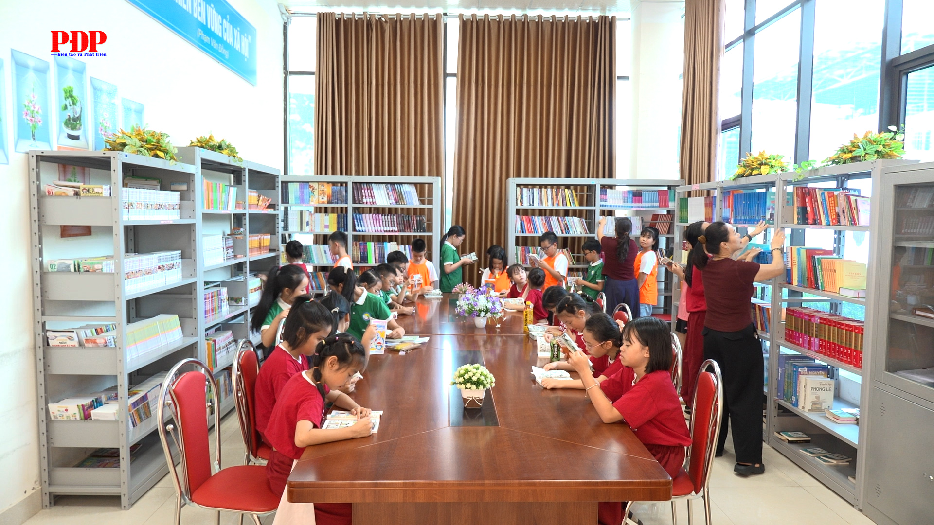 Thư viện và Trung tâm sinh hoạt cộng đồng phường Phan Đình Phùng: Điểm đến quen thuộc của đông đảo thiếu nhi.