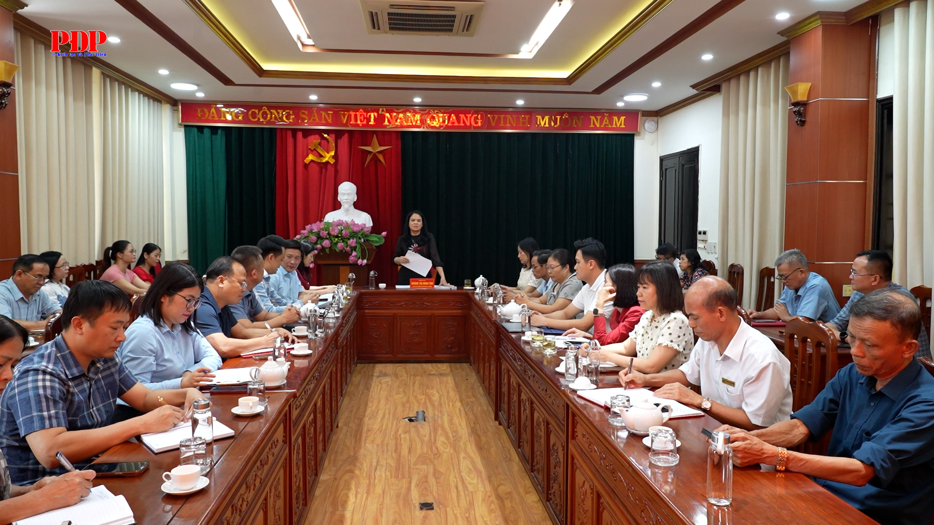 Thường trực Đảng ủy phường Phan Đình Phùng làm việc với Ban Xây dựng Đảng Đảng ủy, Trung tâm chính trị phường và các chi, đảng bộ cơ quan, doanh nghiệp về công tác phát triển đảng viên