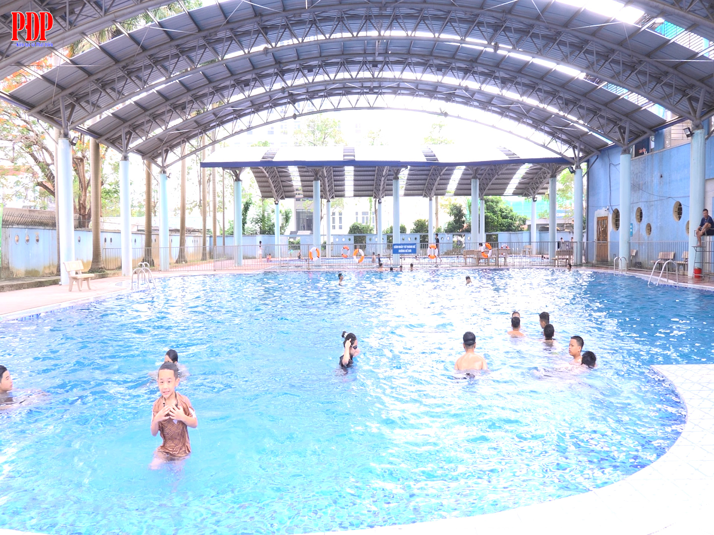 Trung tâm Dịch vụ tổng hợp phường Phan Đình Phùng chính thức mở cửa bể bơi dịp hè 2026