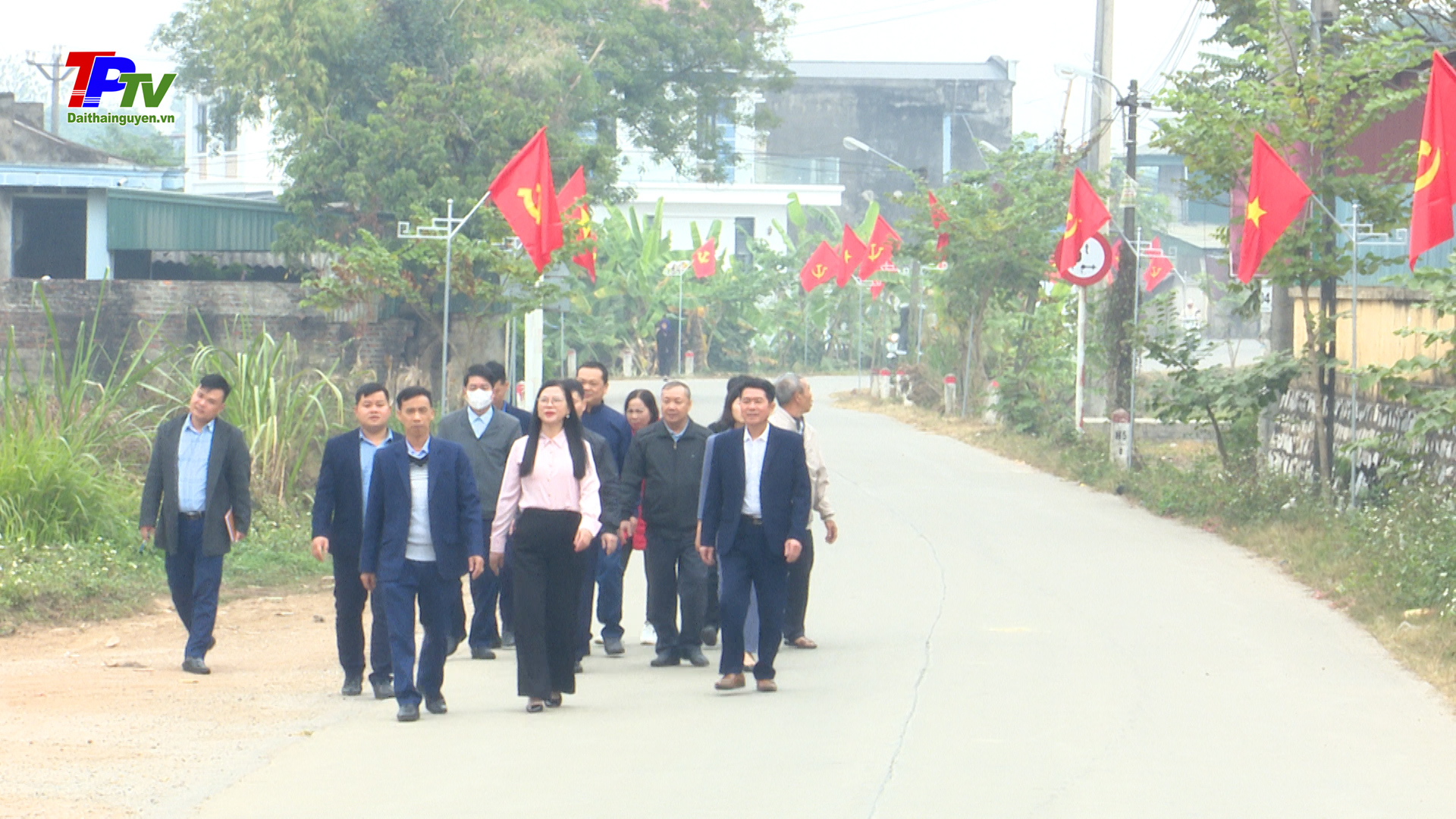Xã Sơn Cẩm khánh thành bàn giao 4 tuyến đường cờ Đảng, cờ Tổ quốc.