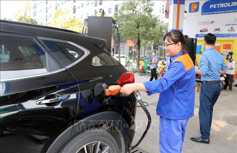 Giá xăng dầu tăng nhẹ từ 15 giờ