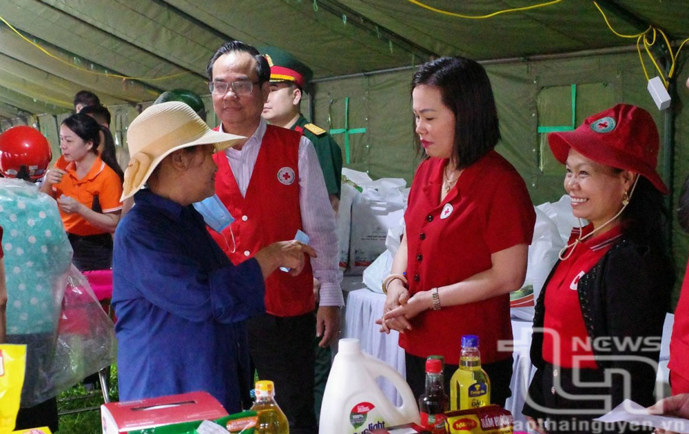 Hành trình nhân đạo - Trao nhận yêu thương