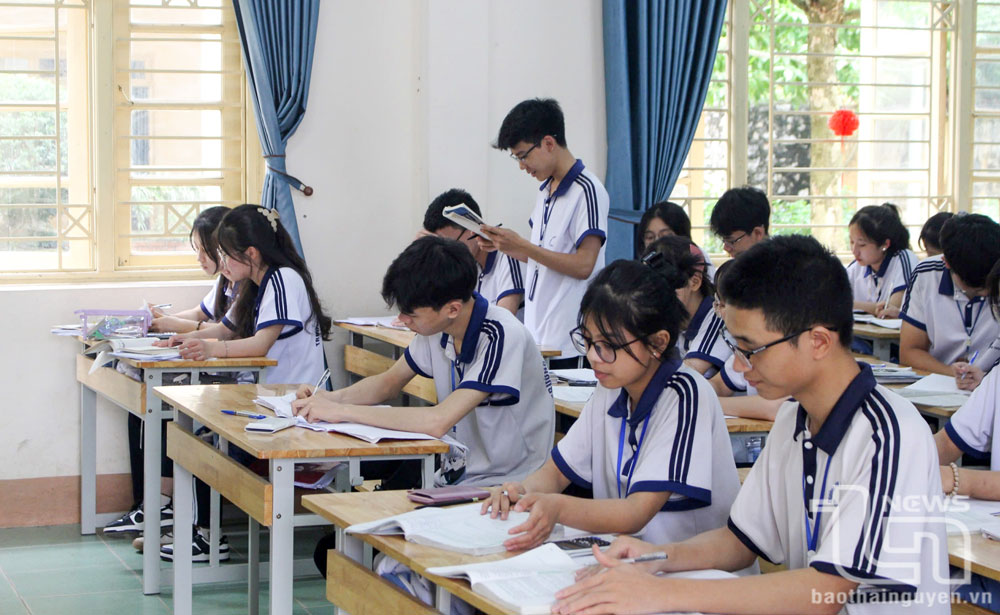 Miễn học phí cho học sinh: Chính sách hợp lòng dân