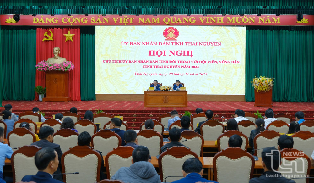 Chủ tịch UBND tỉnh đối thoại với nông dân: Nhiều vấn đề được giải đáp ngay