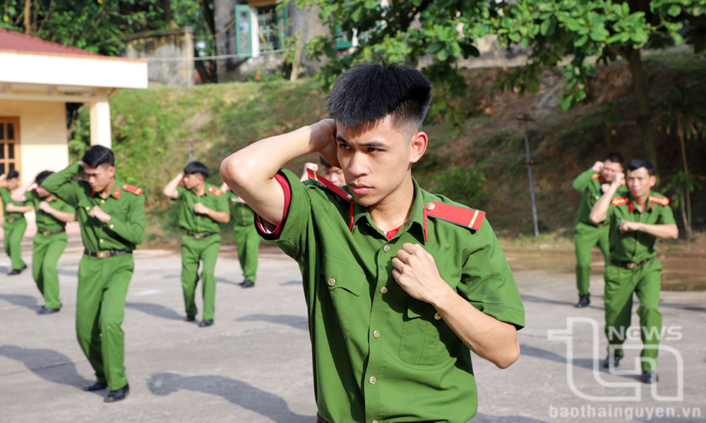 Tận tâm, tận tụy vì nhân dân phục vụ