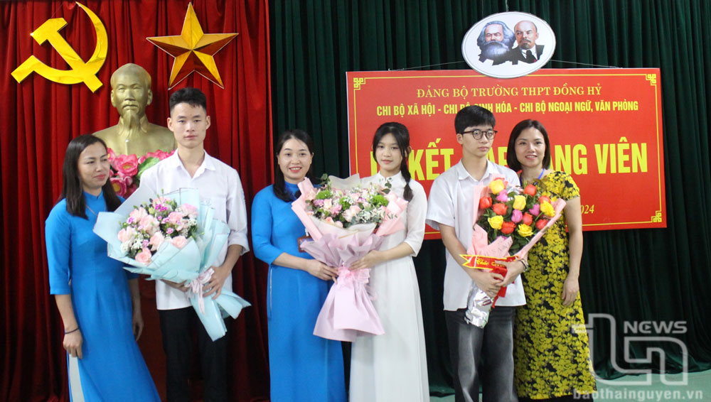 Đảng bộ tỉnh Thái Nguyên: Kết nạp 1.224 đảng viên mới