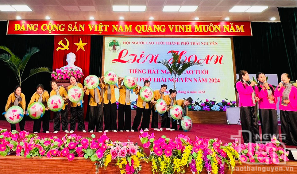 TP. Thái Nguyên: Sôi nổi Liên hoan tiếng hát người cao tuổi