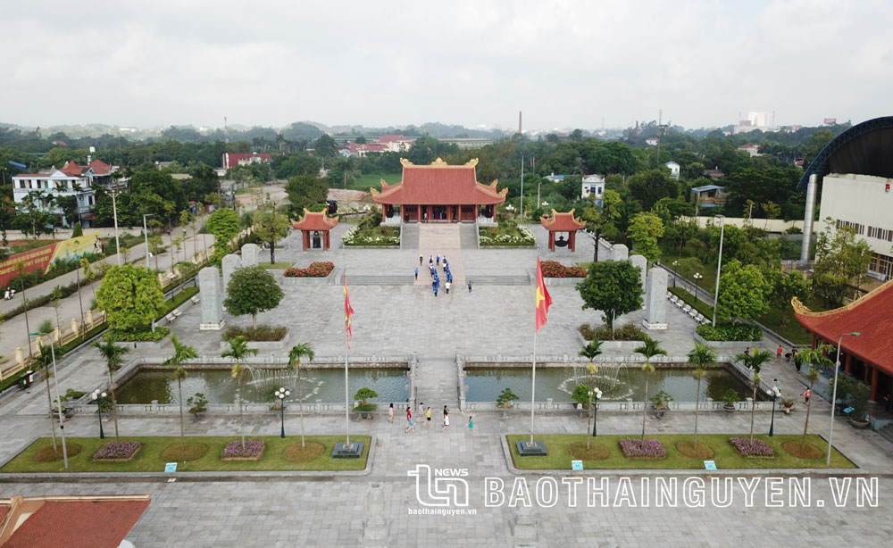 Giáo sư Vũ Khiêu và bản hùng văn đi vào lịch sử: “Chuông tưởng niệm Thanh niên xung phong Đại đội 915”