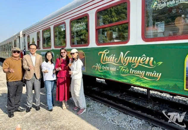 Chuyến tàu di sản nối miền thời gian