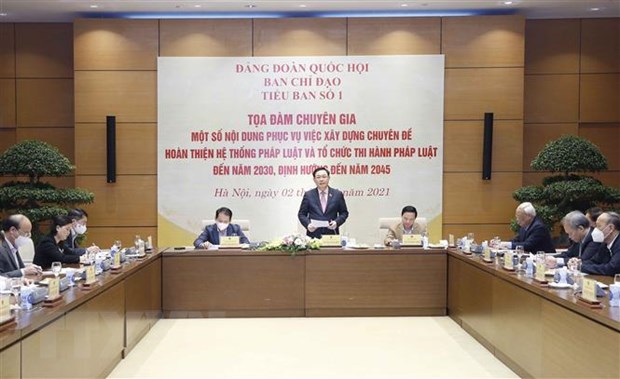 Chủ tịch Quốc hội chủ trì tọa đàm về xây dựng hệ thống pháp luật