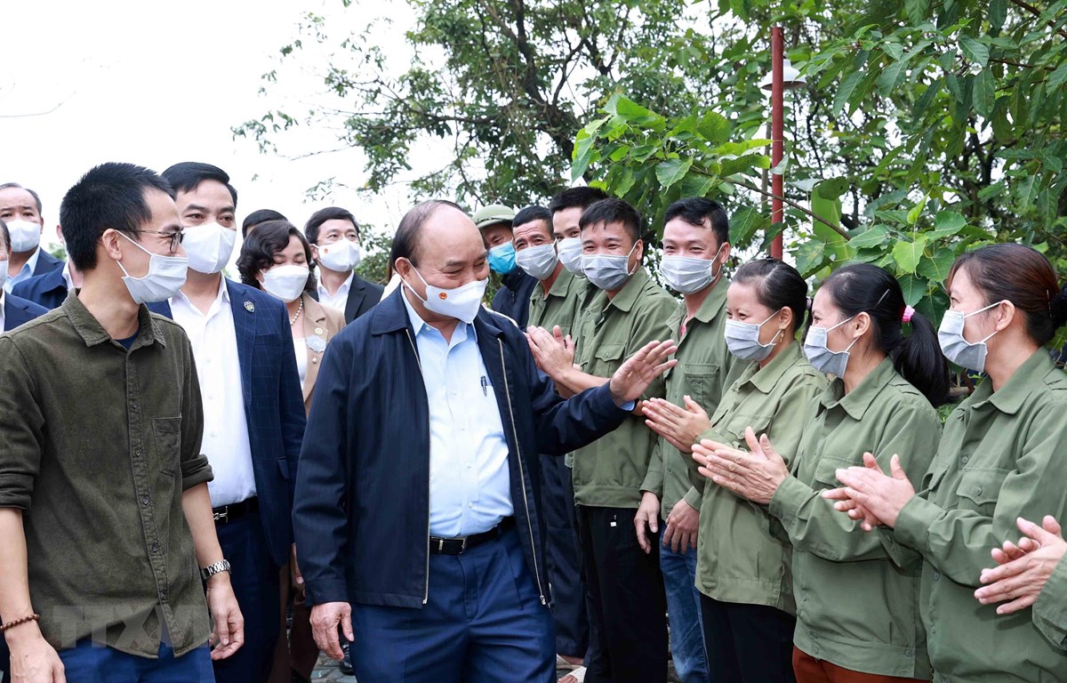 Chủ tịch nước Nguyễn Xuân Phúc thăm hai HTX tiêu biểu tại Ninh Bình