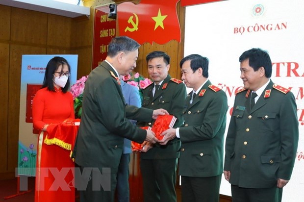Những điểm mới về an ninh quốc gia qua cuốn sách của Bộ trưởng Công an