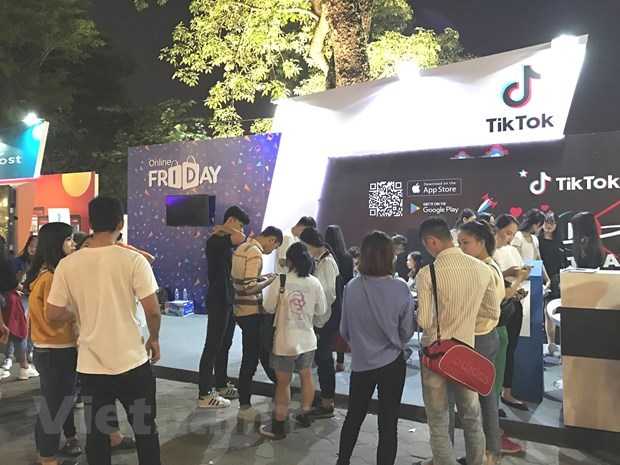 Bùng nổ khuyến mại trong 