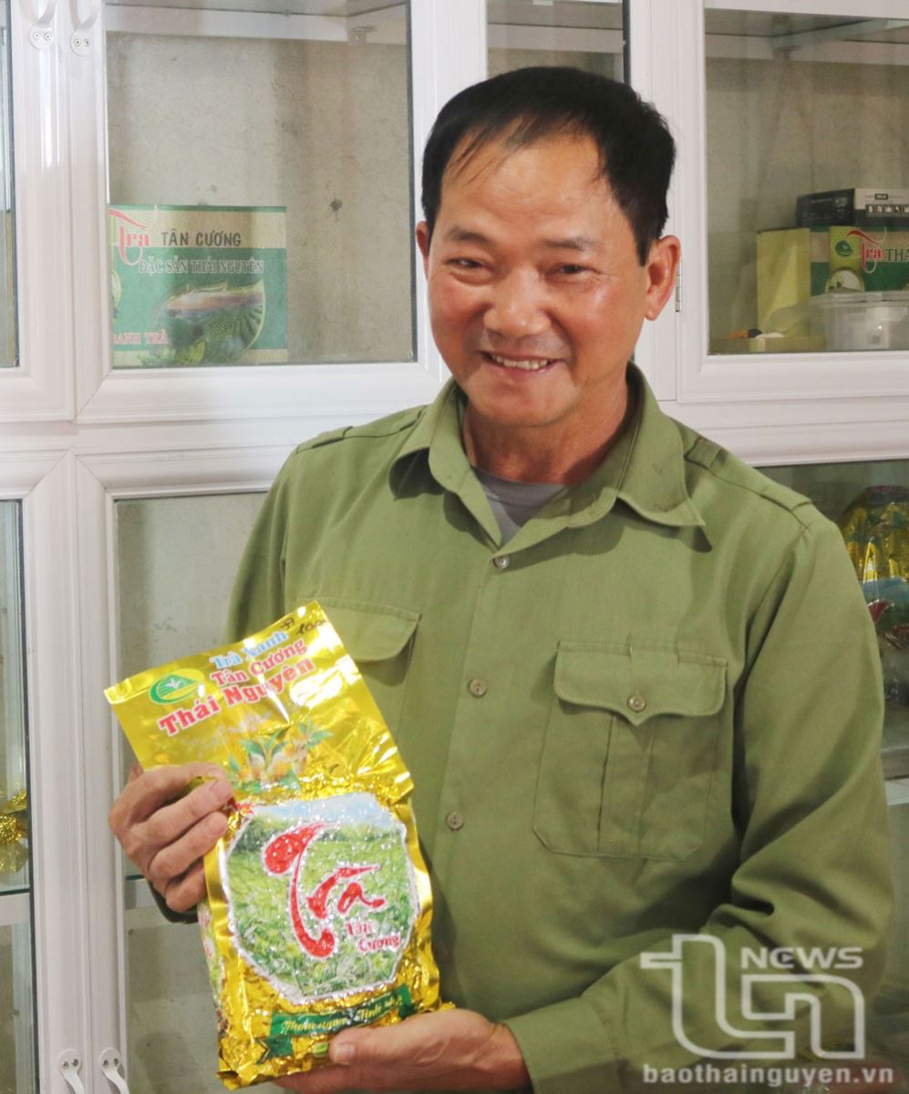 Người gắn bó với chè trung du lá nhỏ
