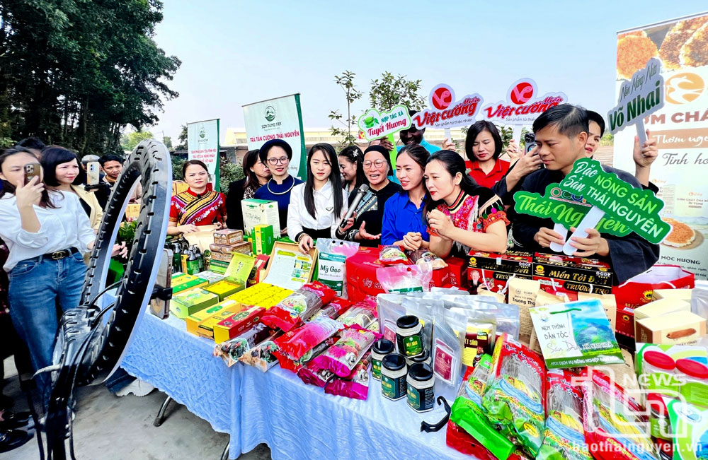 huyển đổi số nâng chất thương mại - dịch vụ