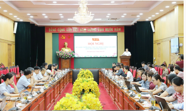 Tập huấn triển khai thủ tục hành chính của Đảng trên môi trường điện tử