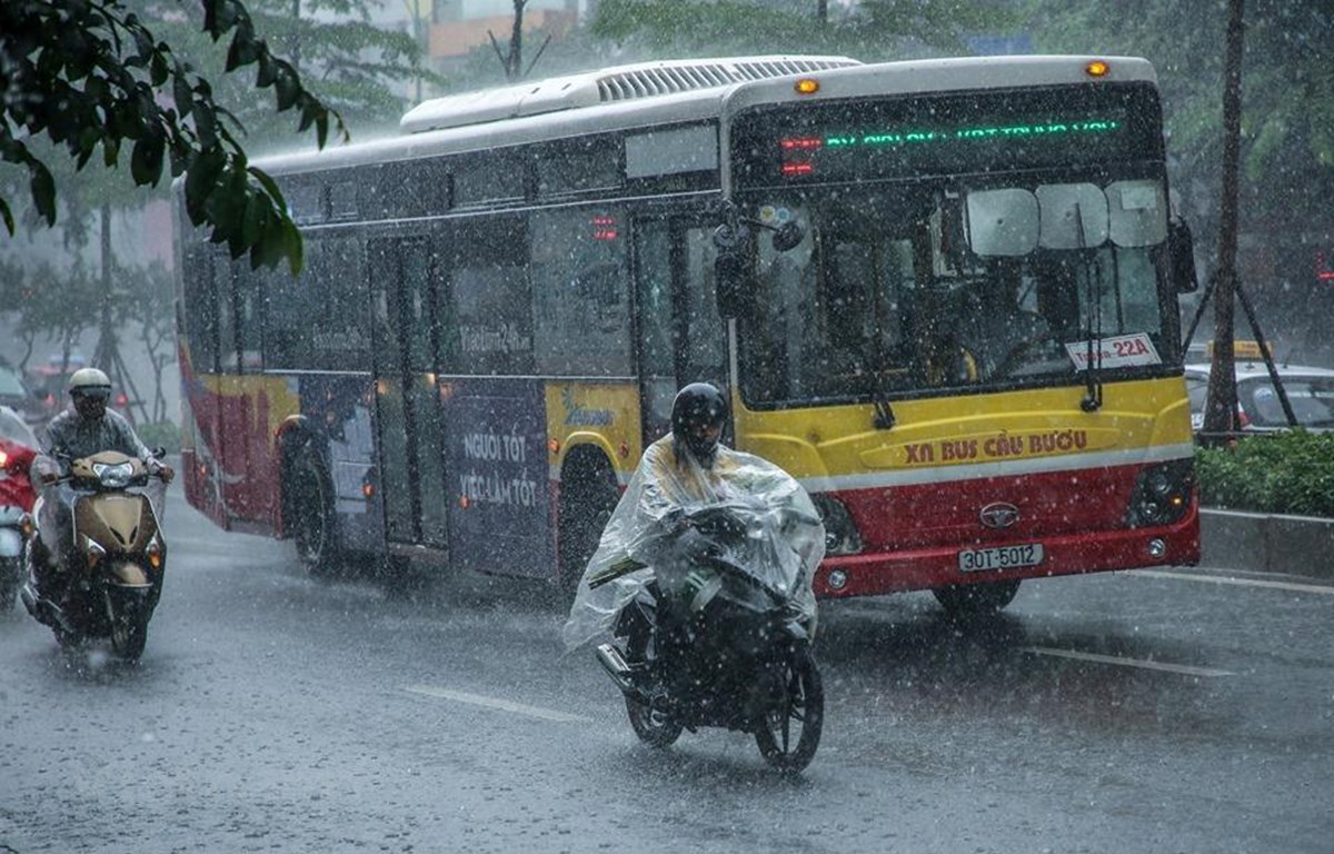 Khắp cả nước có mưa dông, vùng núi và trung du Bắc Bộ mưa to