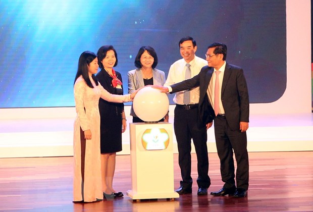 Phó Chủ tịch nước dự Ngày hội Sữa học đường cho trẻ em tại Đà Nẵng