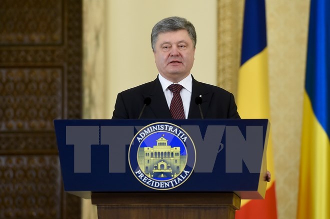 Tổng thống Ukraine hủy thăm Anh để giải quyết tình hình nội bộ