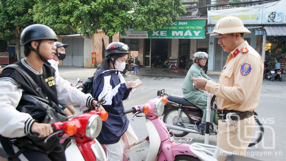 Nỗ lực đảm bảo trật tự an toàn giao thông