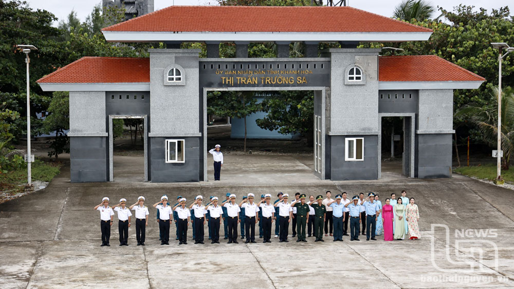 Xuân sớm trên quần đảo Trường Sa - bài 2: “Những viên ngọc xanh” trên biển