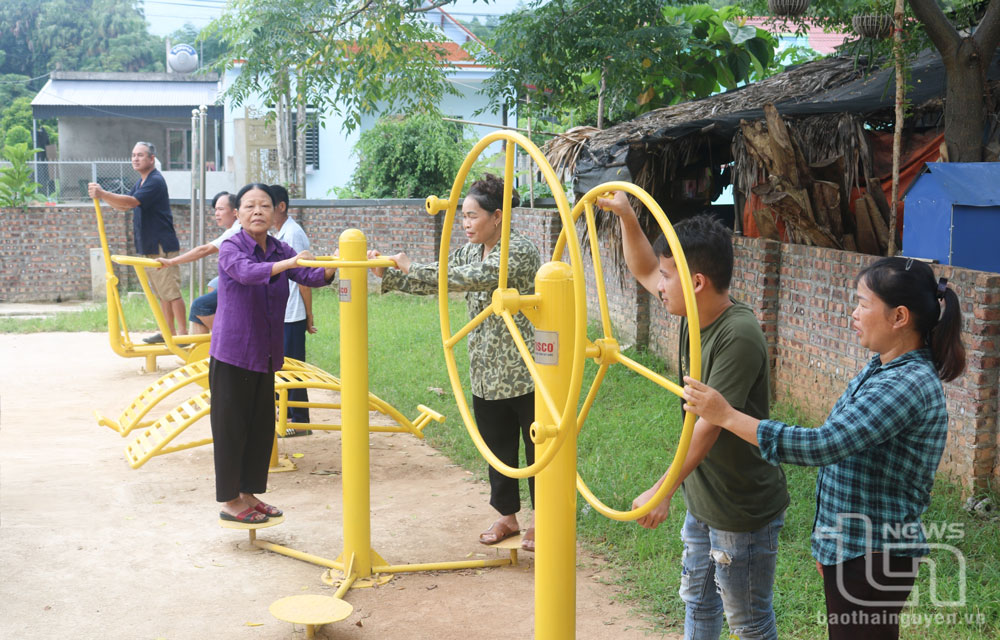 Những công trình nặng nghĩa nhân dân