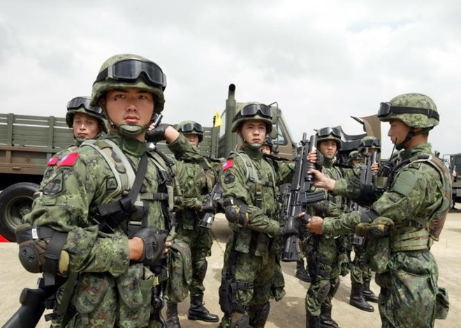 Trung Quốc tổ chức diễn tập quân sự giáp biên giới của Ấn Độ