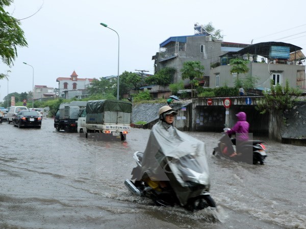 Bắc Bộ có mưa to diện rộng, đề phòng tố lốc và gió giật mạnh