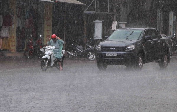 Bắc Bộ có mưa to cục bộ, Nam Bộ nắng nóng tiếp tục gia tăng