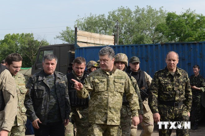 Binh sỹ Ukraine tuần hành kêu gọi hủy bỏ lệnh ngừng bắn