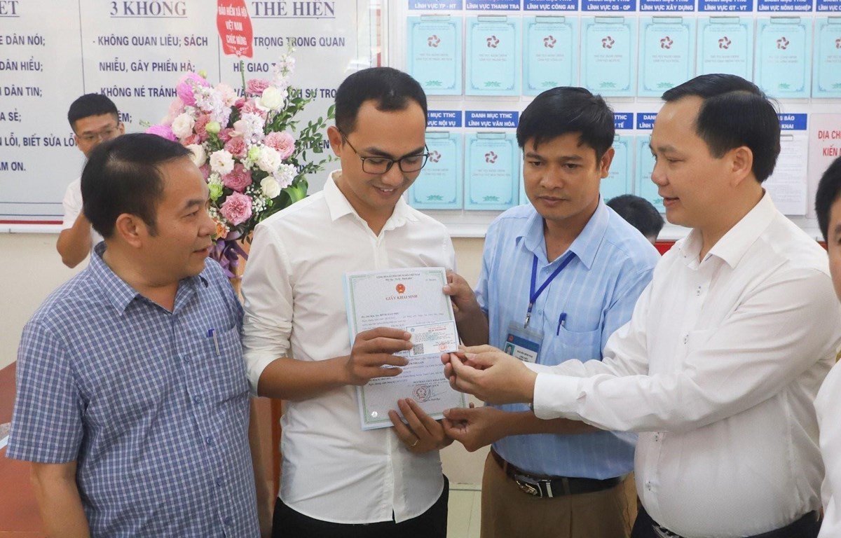 Đơn giản hóa thủ tục đăng ký hộ tịch là điểm sáng cải cách hành chính
