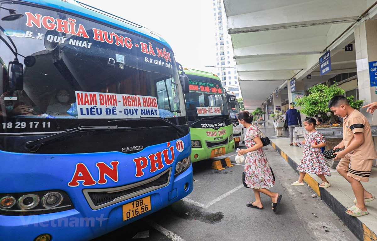 Công khai giá cước, xử lý nghiêm vi phạm ‘xe dù, bến cóc’ dịp 30/4