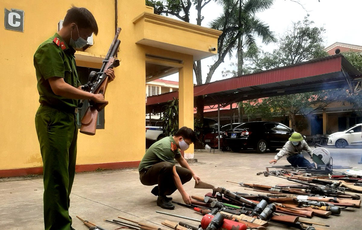 Kiểm soát chặt vũ khí thô sơ, tự chế