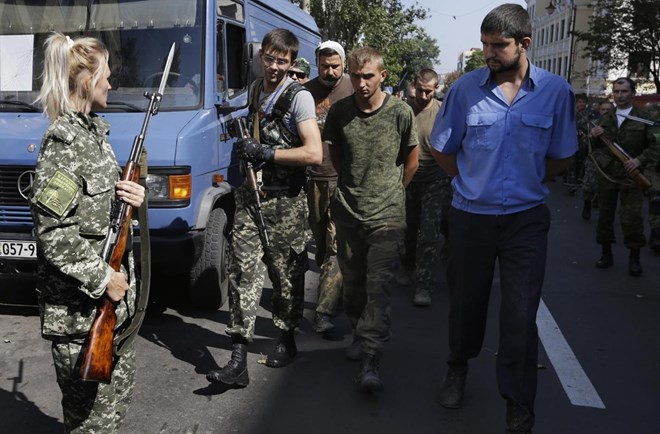 Ukraine: Cộng hòa tự xưng Donetsk tuyên bố ngừng trao đổi tù binh