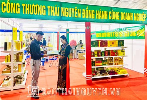 Quảng bá sản phẩm tiêu biểu của Thái Nguyên tại Hanoi Gift Show 2022