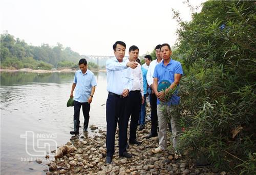Giải quyết kiến nghị của người dân về sạt lở bờ sông Cầu đoạn qua phường Cam Giá
