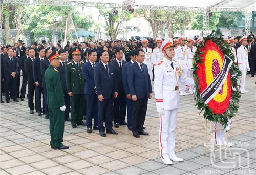 Đoàn đại biểu tỉnh Thái Nguyên viếng Tổng Bí thư Nguyễn Phú Trọng