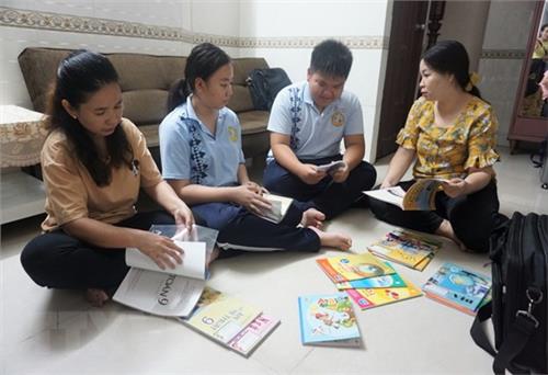 TP.HCM: Tiếp sức cho học sinh mồ côi do dịch COVID-19 đến trường